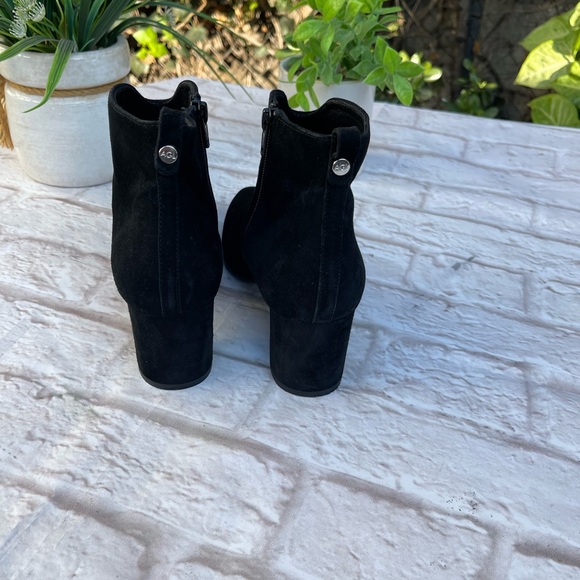 - AGL Notch bootie black Suede leather Ankle boots 36.5 Us 6.5 women,New - Picture 9 of 13